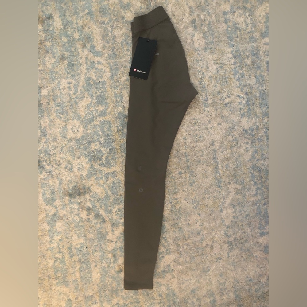Brand new with tag lululemon license to train 27”